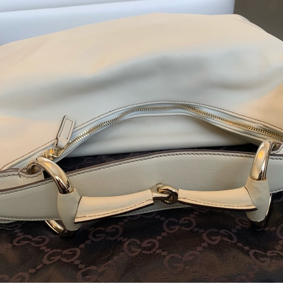 Authentic Gucci Cream Horsebit Hobo Bag - Picture 2 of 10
